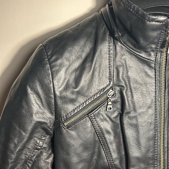 Danier Women’s Black Genuine Italian Leather Jacket Biker Style US Size 2XS - Picture 4 of 10